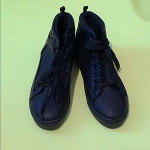 @ (Women’s) High sneakers size 7- box not included
